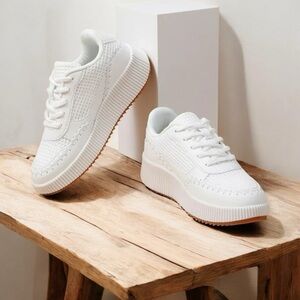 Dream Pairs White Platform Knit Lace-Up Sneakers
